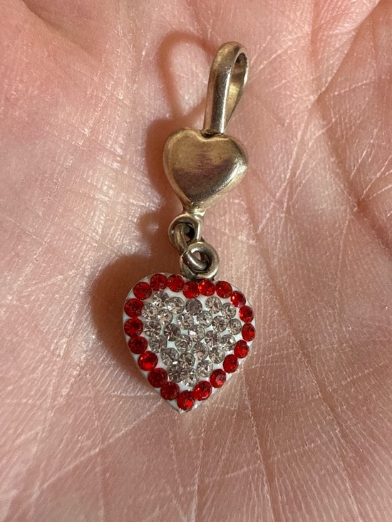 Estate Jewelry - Vintage sterling silver Red rhinestone heart Dangle pendent Necklace delicate